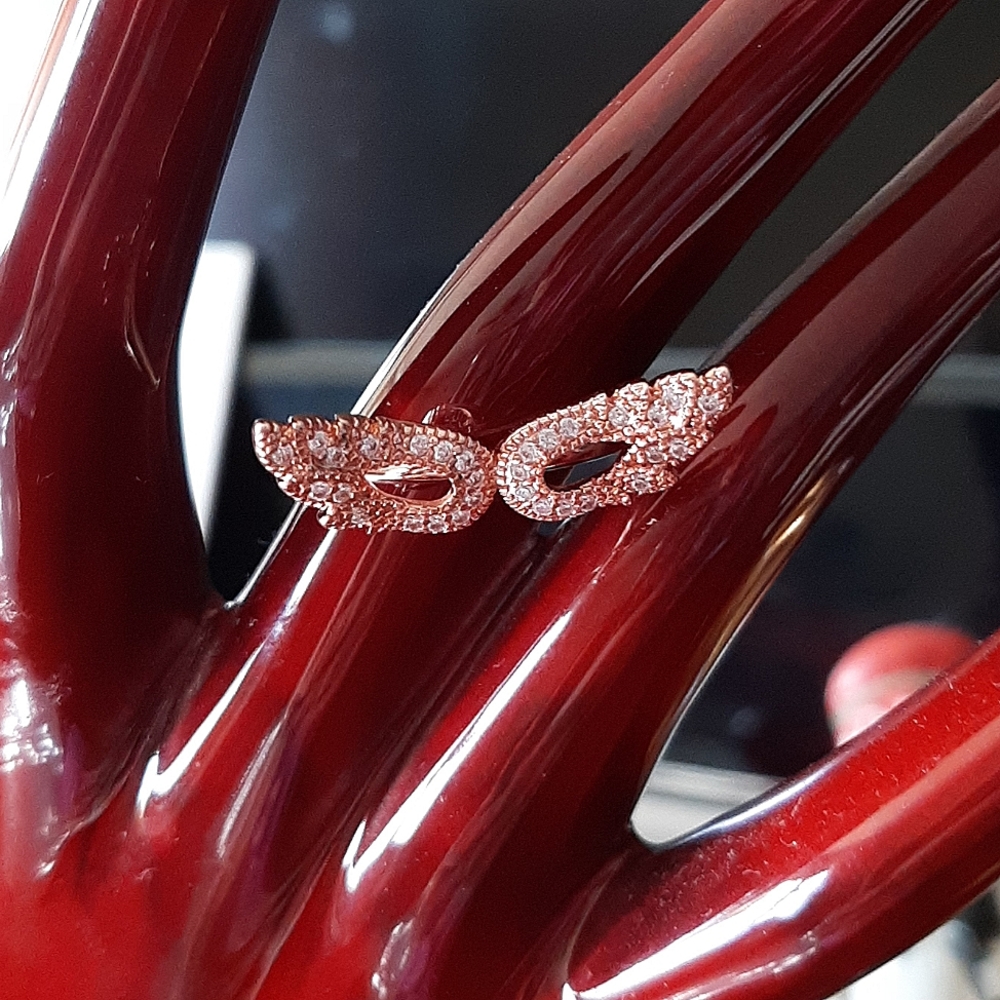 Fragrant Jewels Masquerade Ring